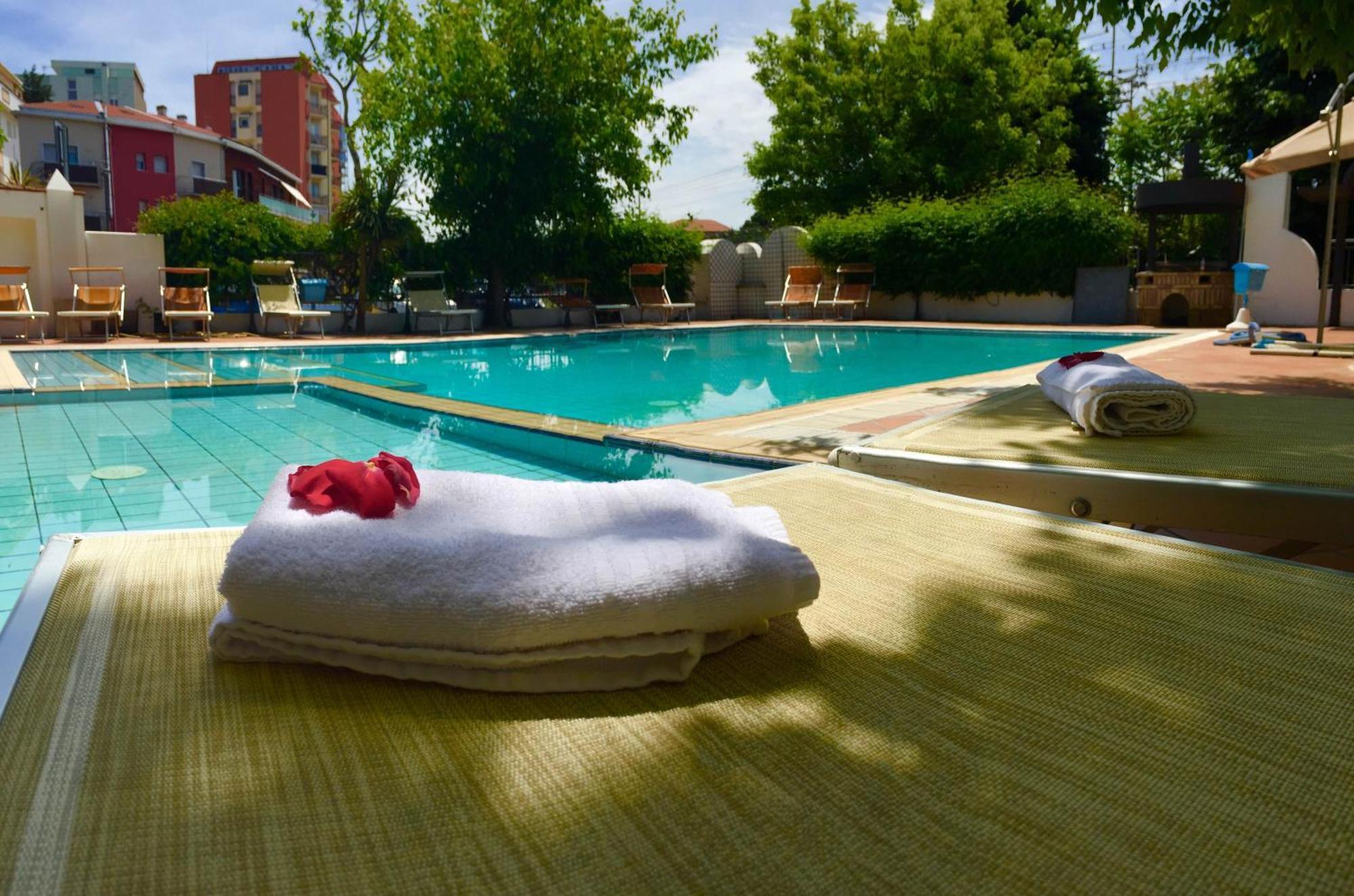 Hotel Mehari Riccione Ngoại thất bức ảnh