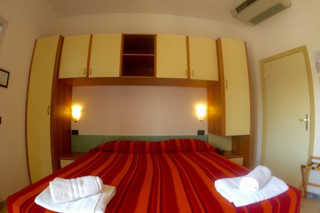 Hotel Mehari Riccione Phòng bức ảnh