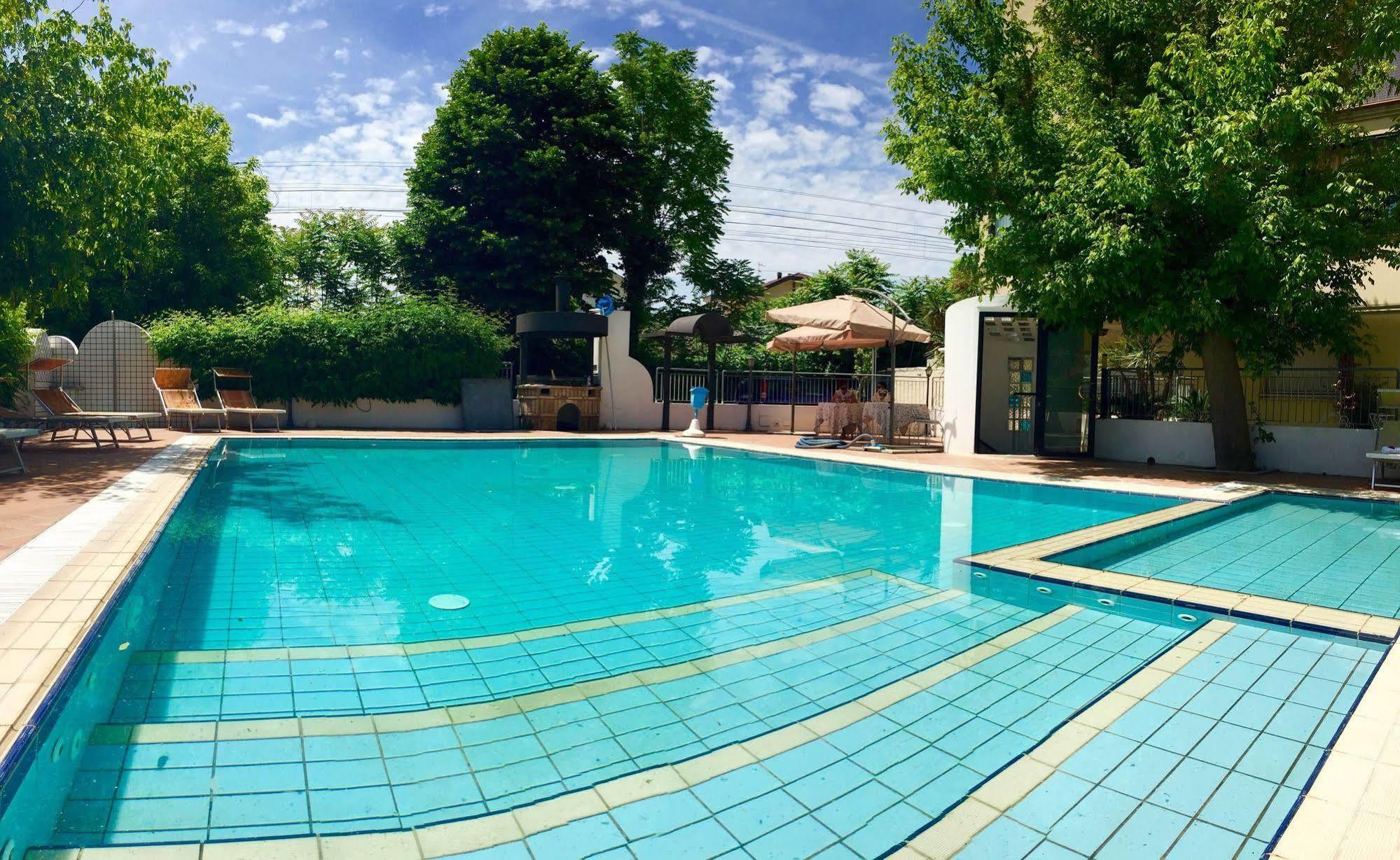 Hotel Mehari Riccione Ngoại thất bức ảnh